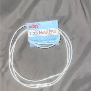 Stretchy necklaces and bracelets